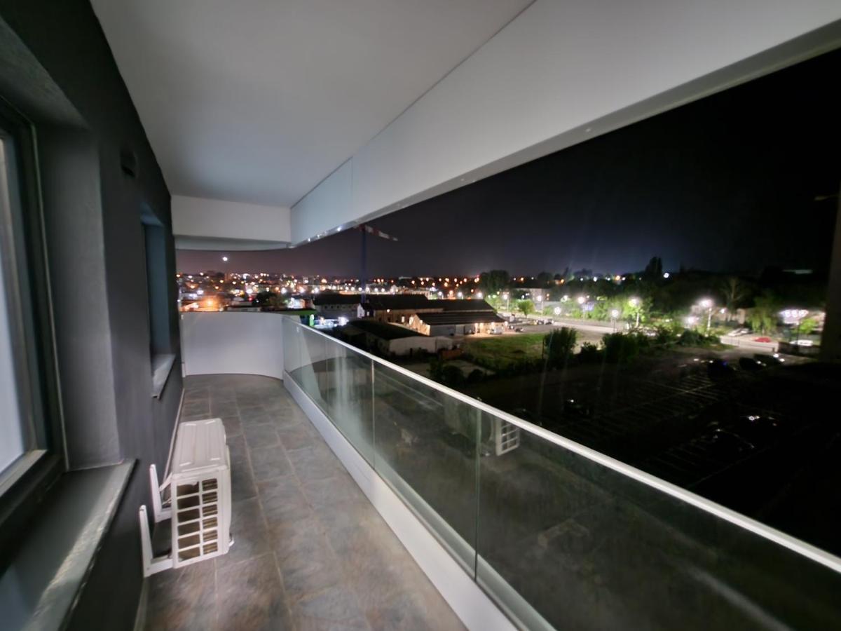 Near Airport 2 Rooms Apartments In Himson Iasi Exterior foto