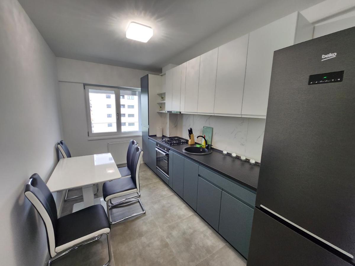 Near Airport 2 Rooms Apartments In Himson Iasi Exterior foto