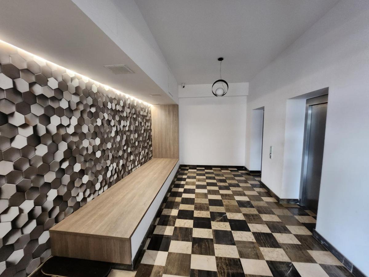 Near Airport 2 Rooms Apartments In Himson Iasi Exterior foto
