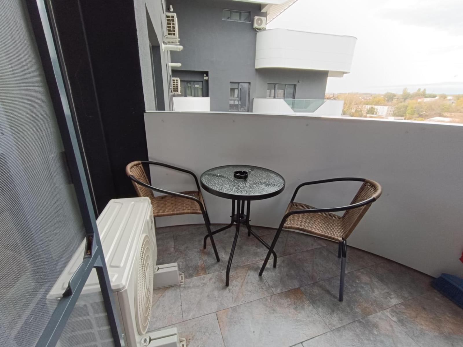 Near Airport 2 Rooms Apartments In Himson Iasi Exterior foto