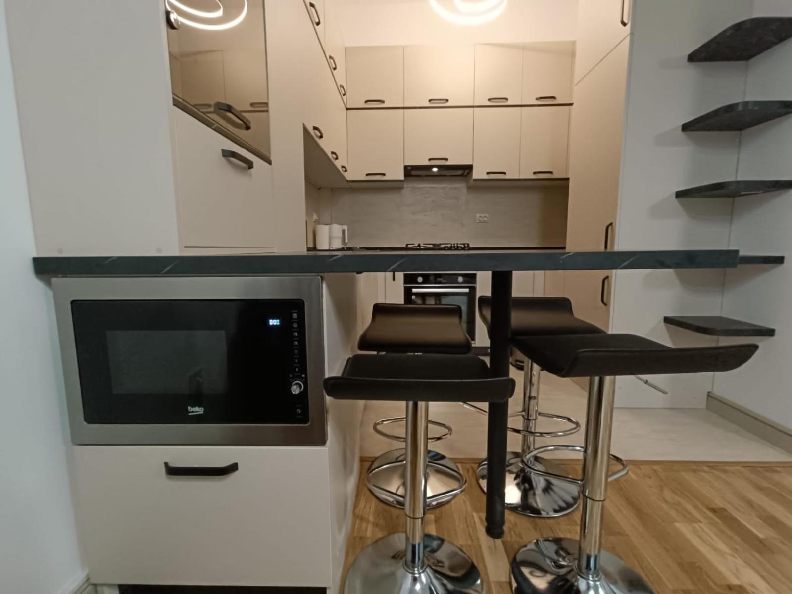 Near Airport 2 Rooms Apartments In Himson Iasi Exterior foto